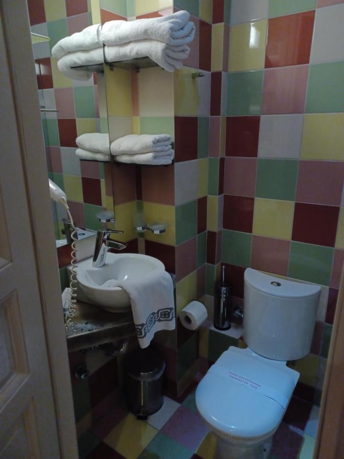 Room "Frog" In A Neoclasical House Kastoria Exterior photo