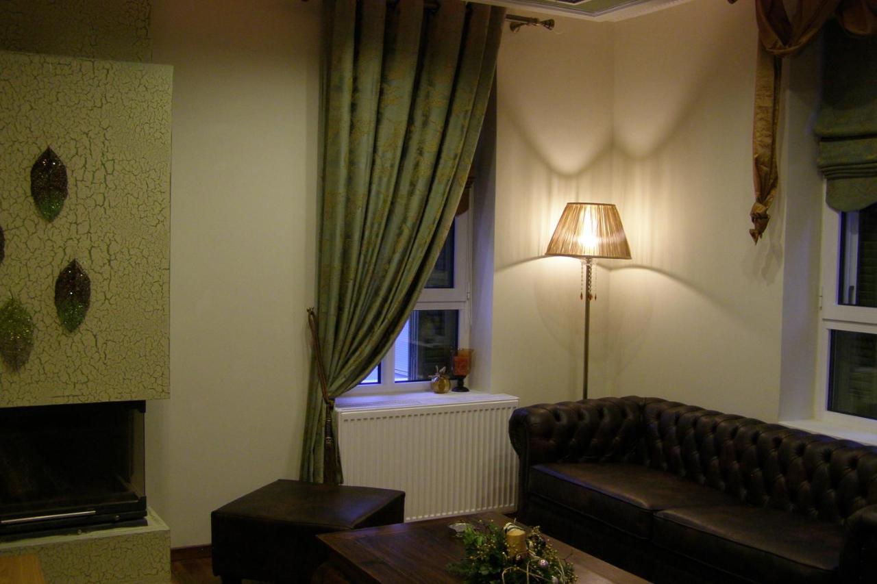 Room "Frog" In A Neoclasical House Kastoria Exterior photo